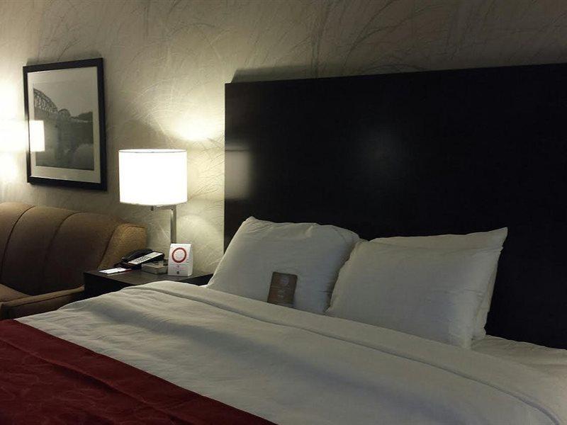 Comfort Suites Юниънтаун Екстериор снимка