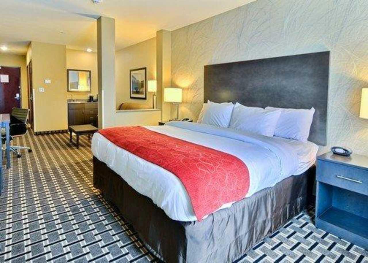 Comfort Suites Юниънтаун Екстериор снимка