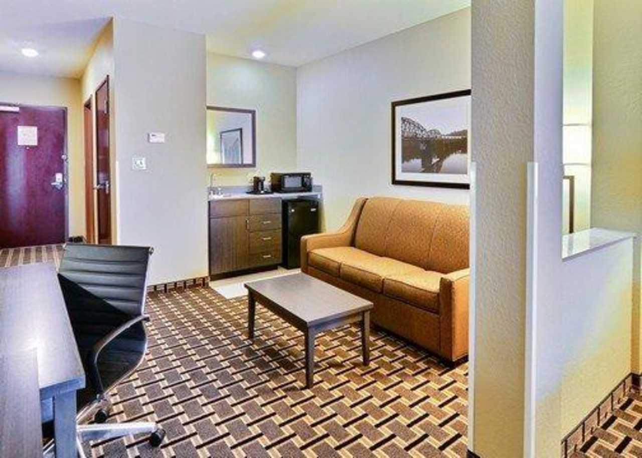 Comfort Suites Юниънтаун Екстериор снимка
