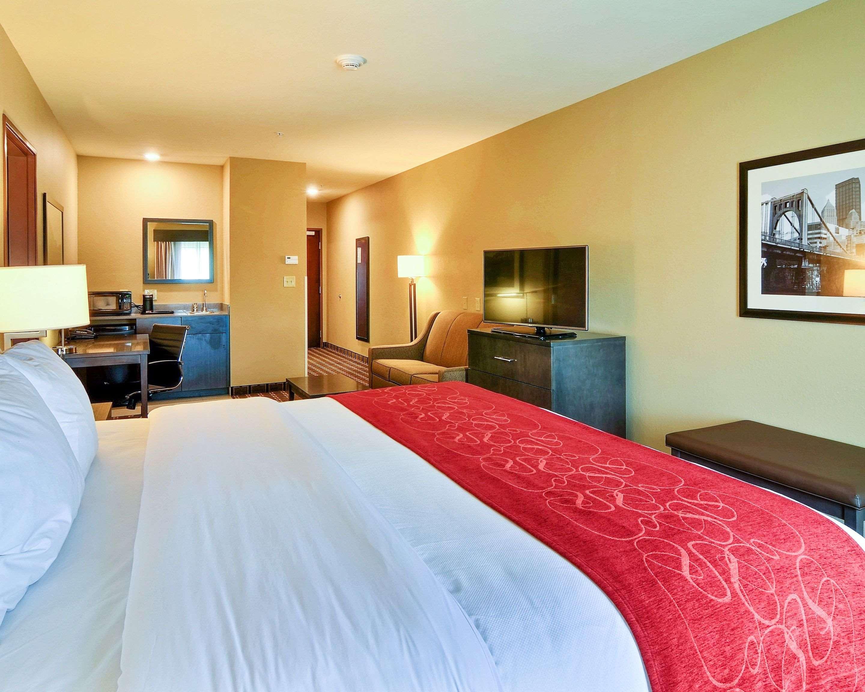 Comfort Suites Юниънтаун Екстериор снимка