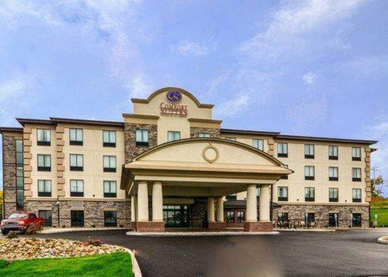 Comfort Suites Юниънтаун Екстериор снимка