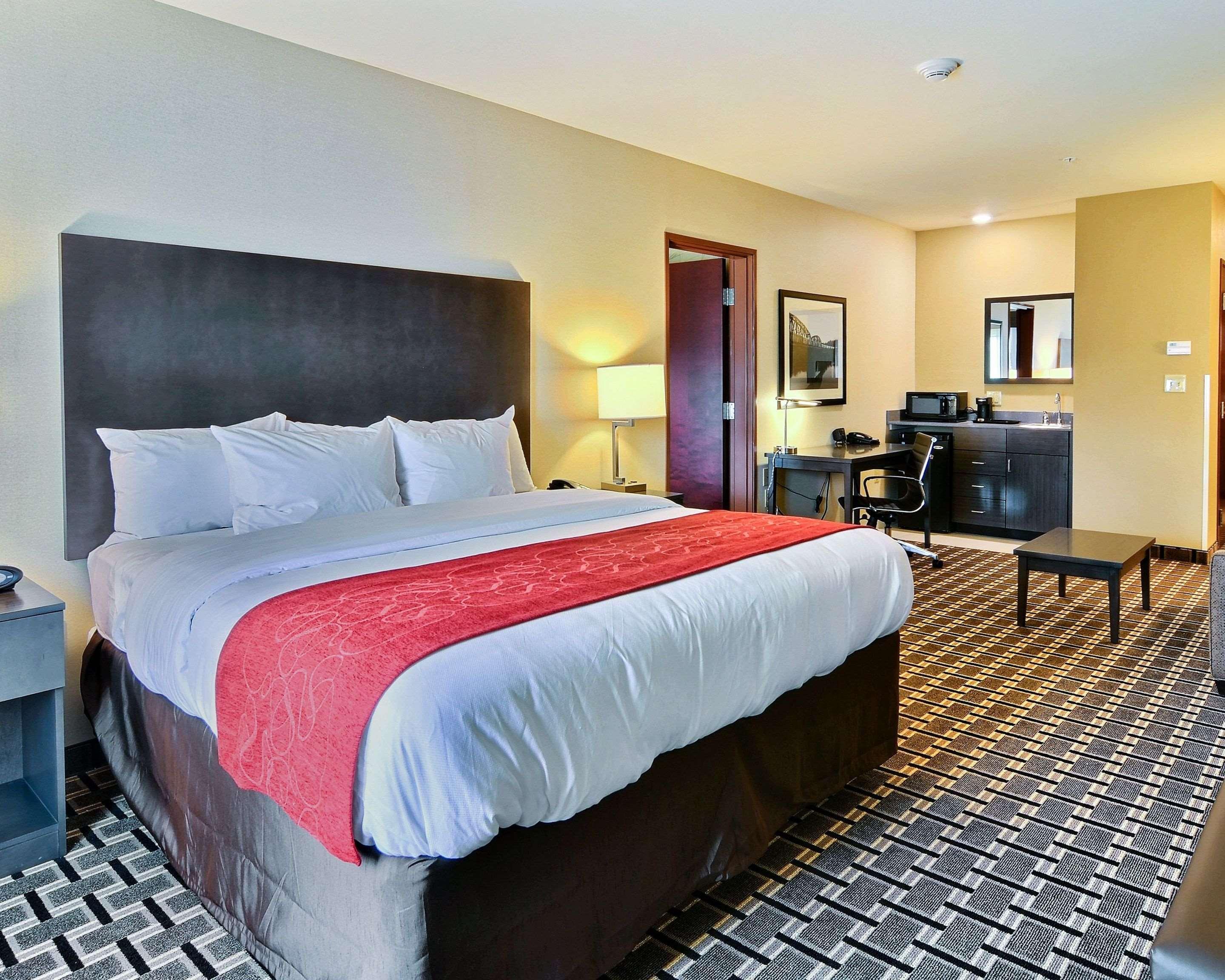 Comfort Suites Юниънтаун Екстериор снимка