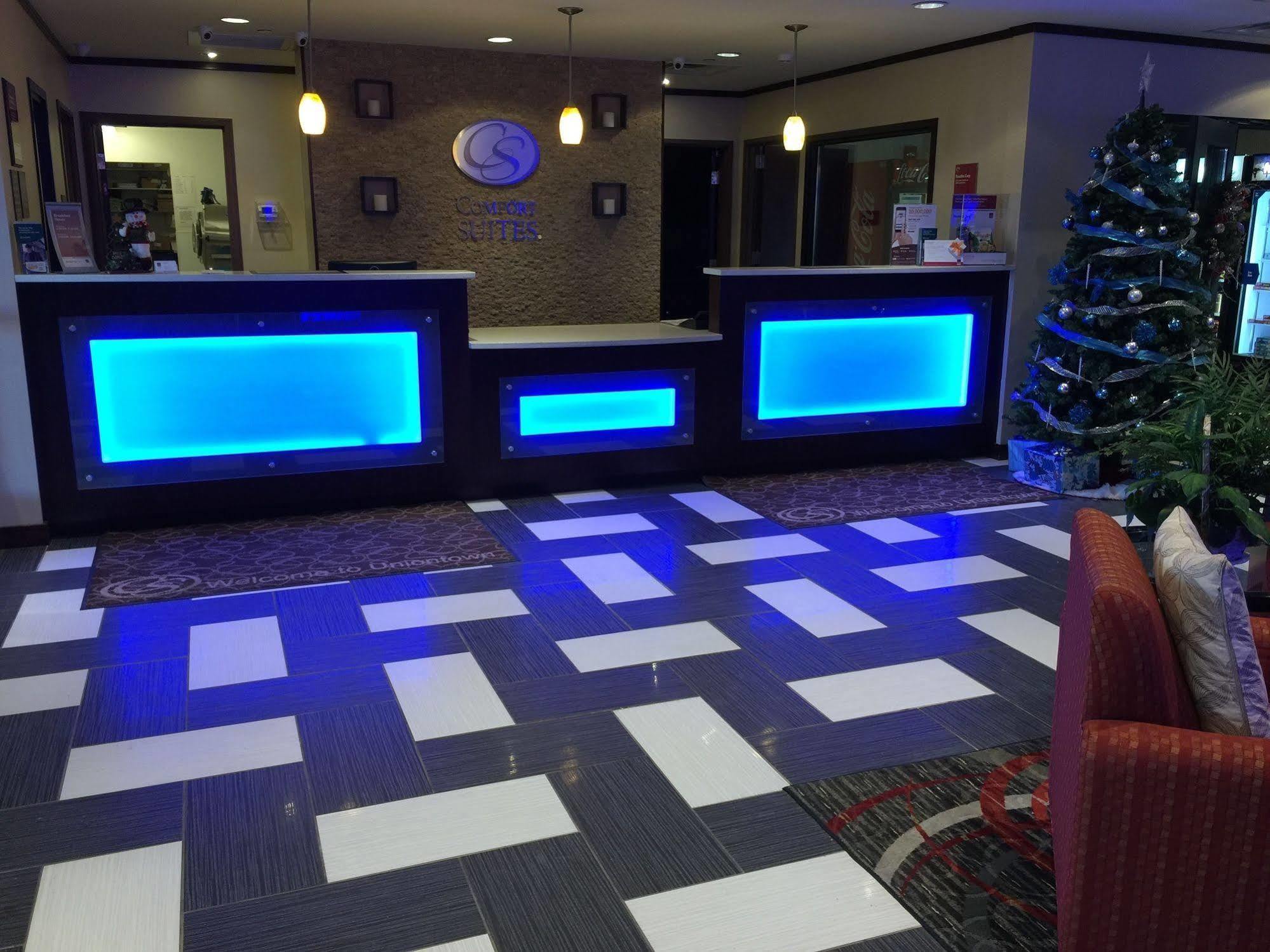 Comfort Suites Юниънтаун Екстериор снимка